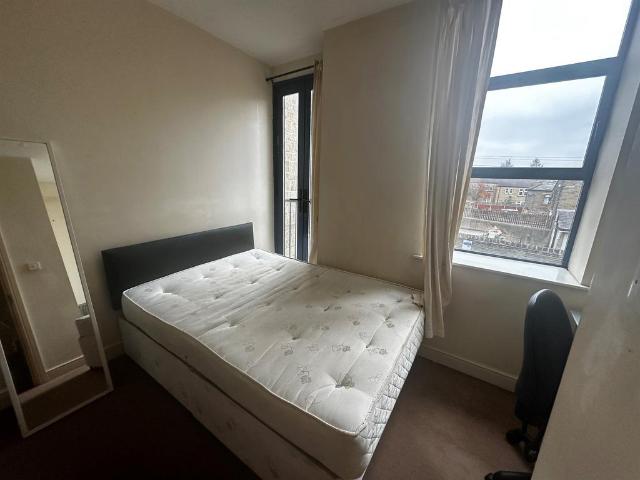 Flat for sale in Highfields, Huddersfield