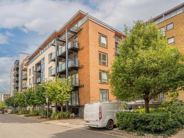 Flat for sale in Boardwalk Place, Cat Hill