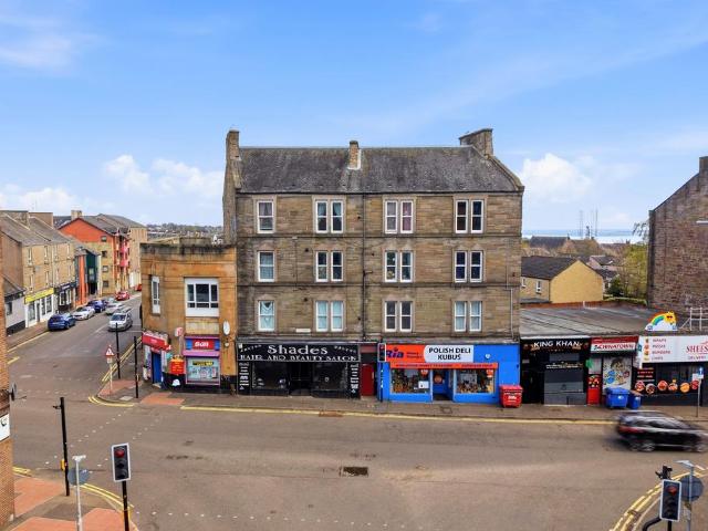 Flat for sale in Hilltown, Scotland