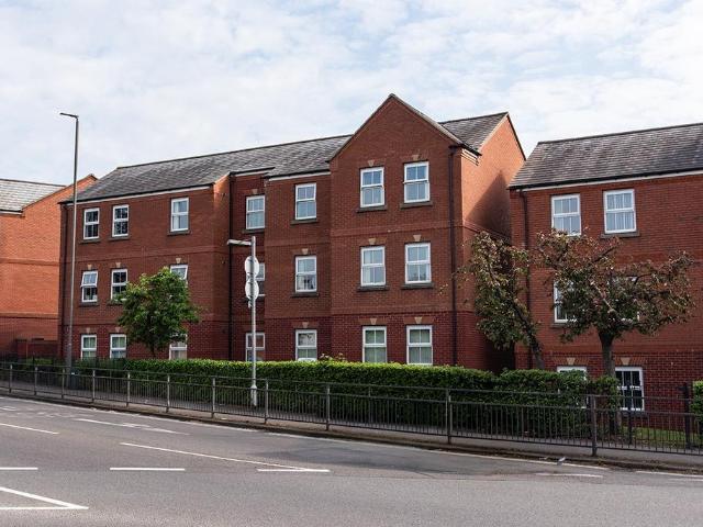 Flat for sale in Caldermill, East Midlands