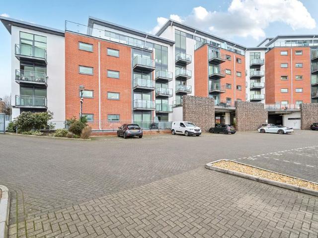 Flat for sale in Priddy's Hard, Middlecroft