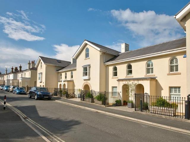Flat for sale in Cowes, Isle Of Wight