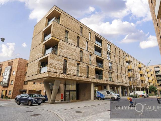 Flat for sale in London Borough of Lewisham, Greater London