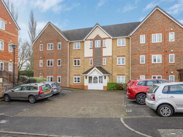 Flat for sale in Reading