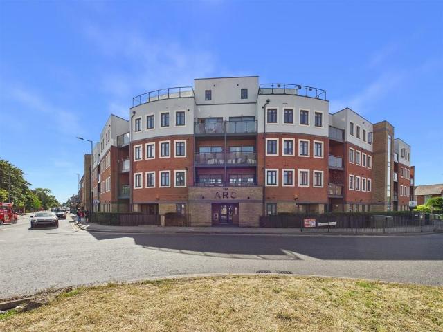 Flat for sale in Walton, Aylesbury