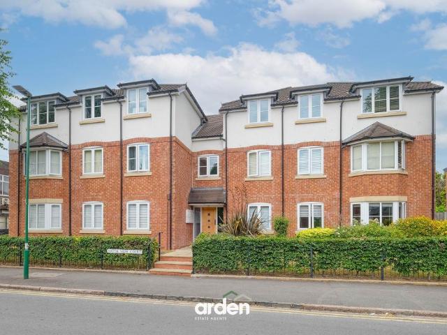 Flat for sale in Shirley, West Midlands