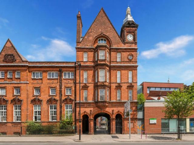Flat for sale in London Borough of Islington, Greater London