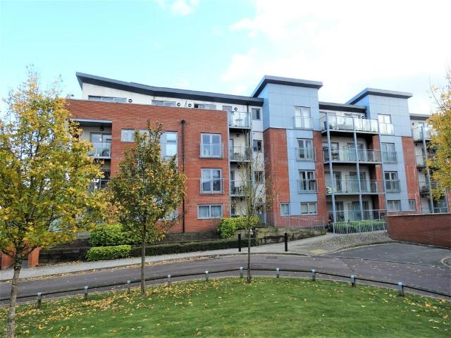 Flat for sale in St Albans, Five Acres