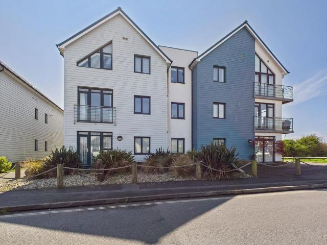 Flat for sale in West Worthing, Worthing
