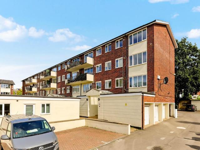 Flat for sale in Temple Cowley, Oxford