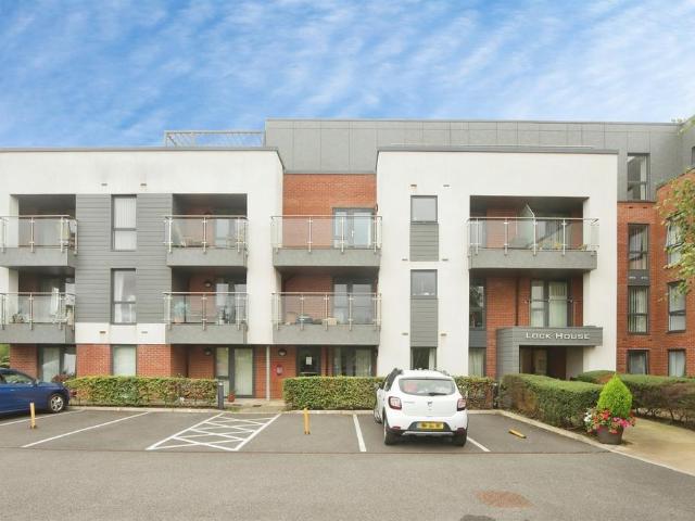 Flat for sale in Firepool, Taunton