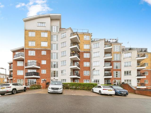 Flat for sale in Holywell Estate, North Watford