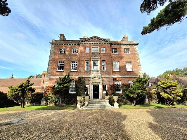 Flat for sale in Burton and Winkton, Burton