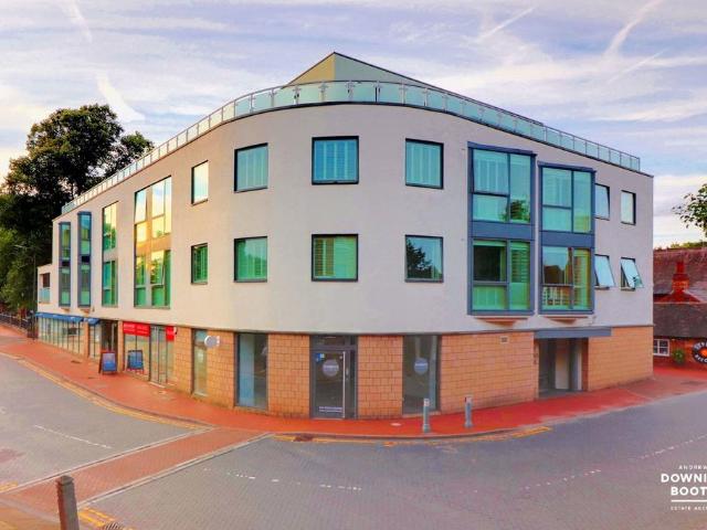 Flat for sale in Lichfield, Boley Park