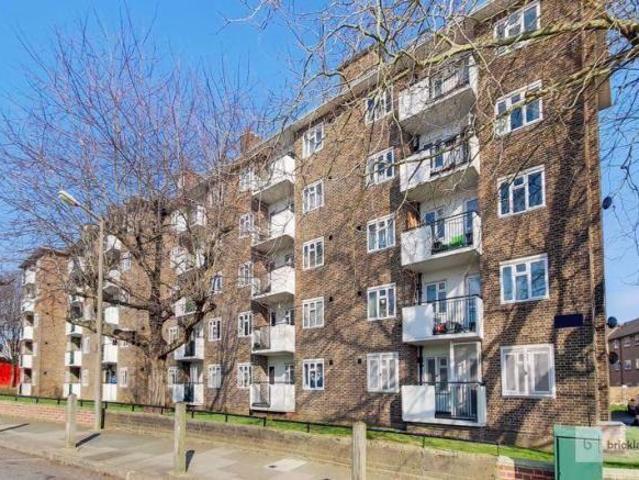 Flat for sale in Avery Hill, Greater London