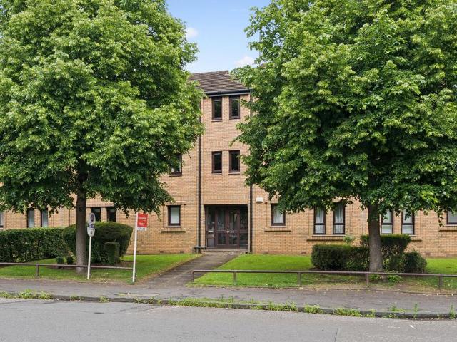 Flat for sale in North Woodside, Scotland