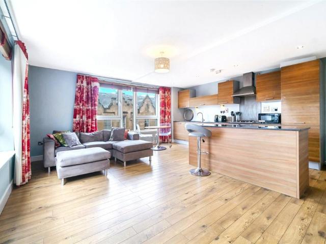 Flat for sale in Merchant City, Scotland