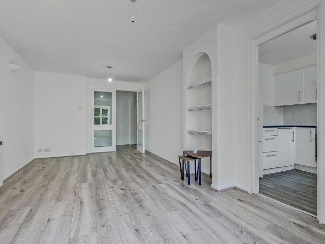 Flat for sale in Greater London