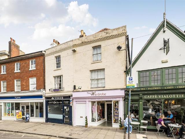 Flat for sale in Devizes, Wiltshire