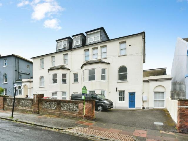Flat for sale in Round Hill, Brighton & Hove