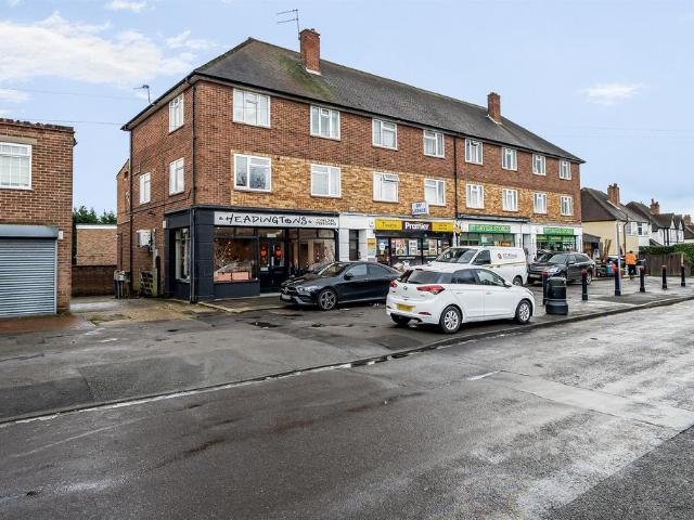 Flat for sale in Highway, Maidenhead