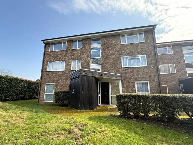 Flat for sale in Ramsden, Greater London