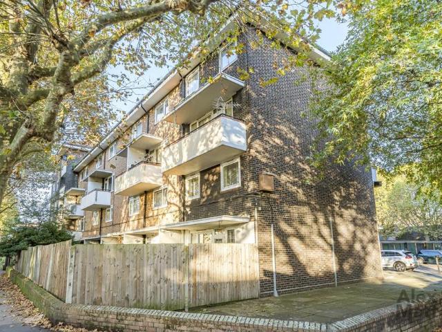 Flat for sale in Bermondsey, Isle Of Man