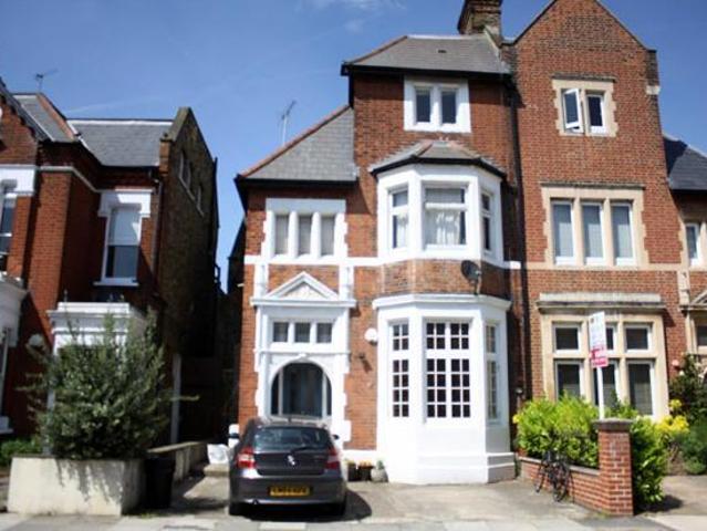 Flat for sale in London Borough of Hounslow, Strand