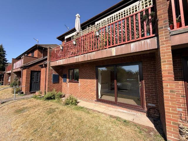 Flat for sale in Comberton, Rushock