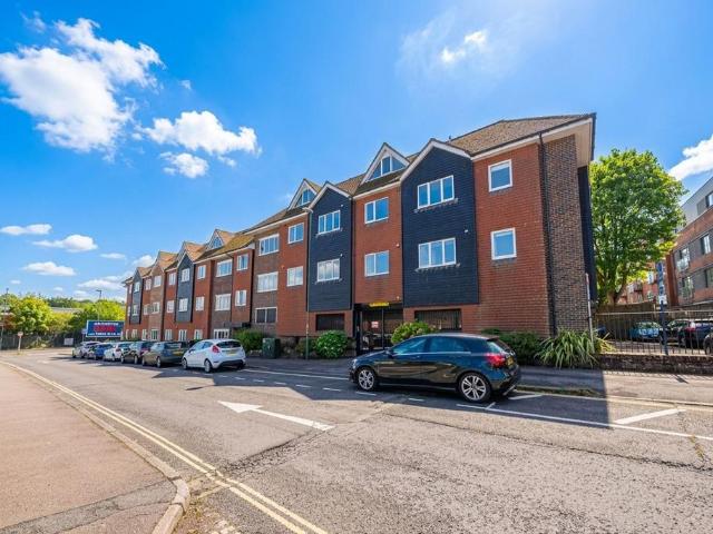 Flat for sale in Haywards Heath, Mid Sussex