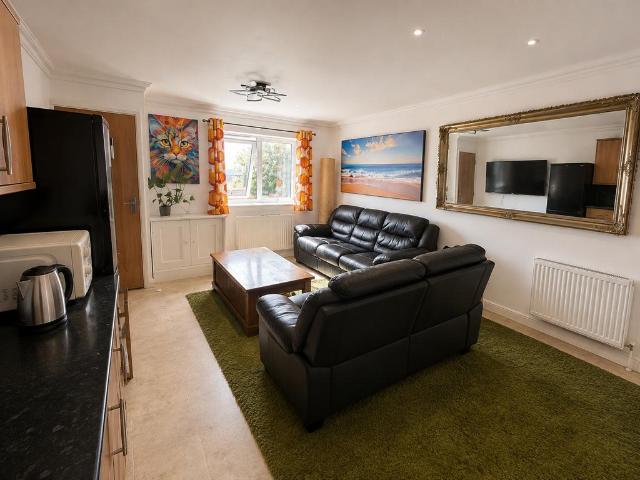Flat for sale in Feckenham, City Of Bristol