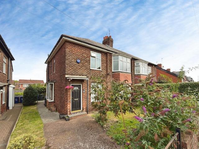 Flat for sale in High Heaton, Tyne And Wear