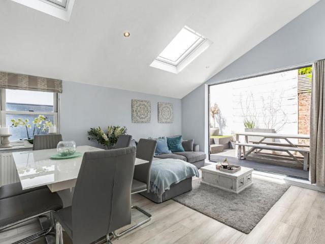 Flat for sale in Brixton, Greater London