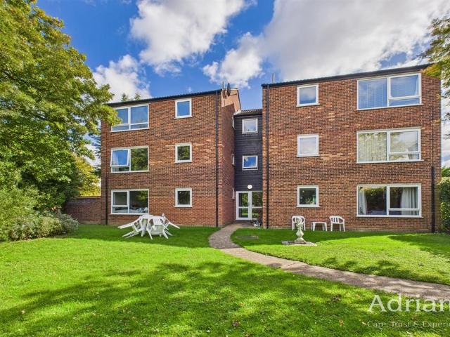 Flat for sale in Melbourne, Chelmsford