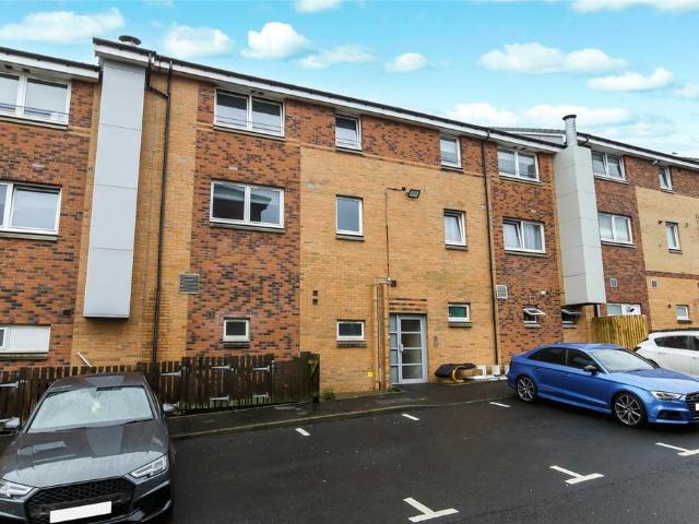 Flat for sale in Hamilton, Scotland