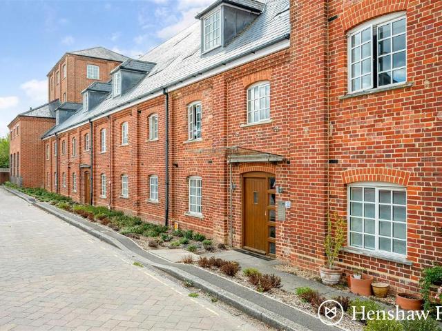 Flat for sale in Barton Stacey, Hampshire