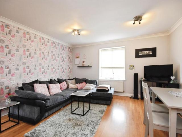 Flat for sale in Moulsham, Chelmsford