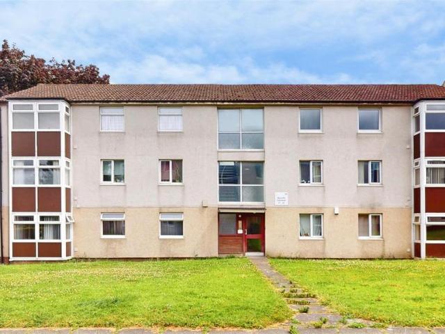 Flat for sale in Baildon, West Yorkshire