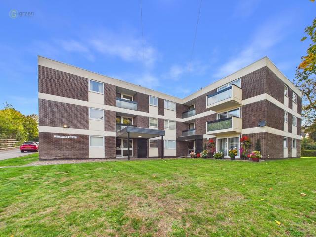 Flat for sale in Maney, Birmingham