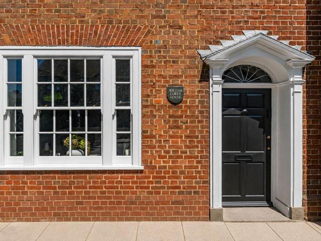 Flat for sale in Bolton Low Houses, Hampshire
