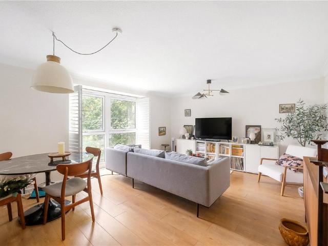 Flat for sale in London Borough of Croydon, Upper Norwood