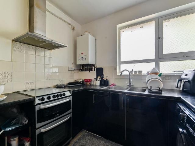 Flat for sale in King's Cross, Greater London