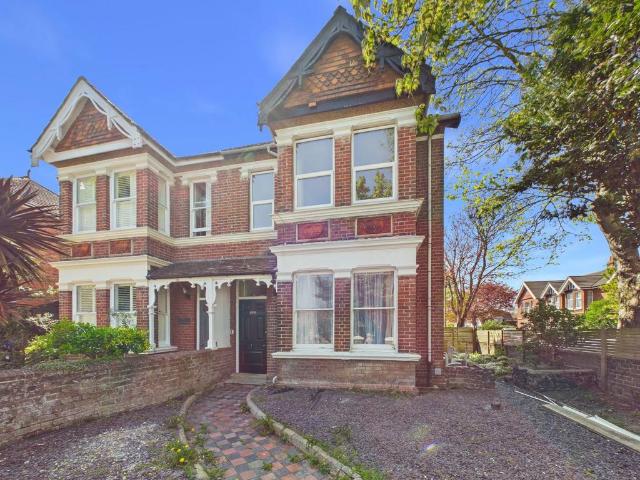 Flat for sale in West Worthing, Worthing