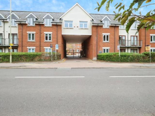 Flat for sale in King's Walden, Hertfordshire