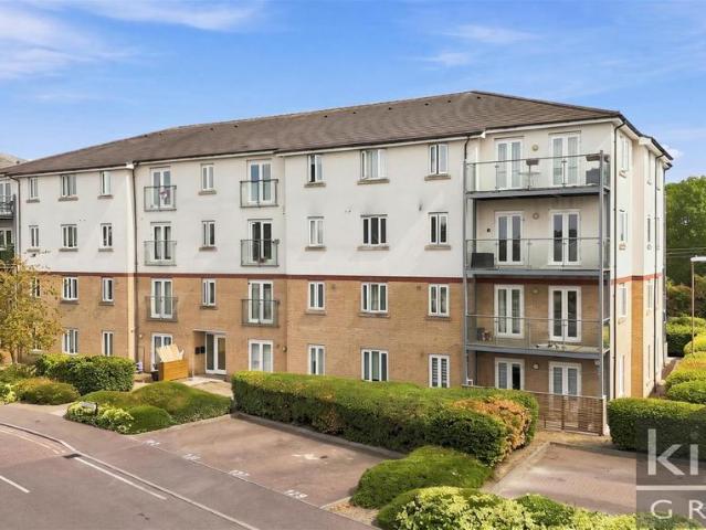 Flat for sale in Broxbourne, Hertfordshire