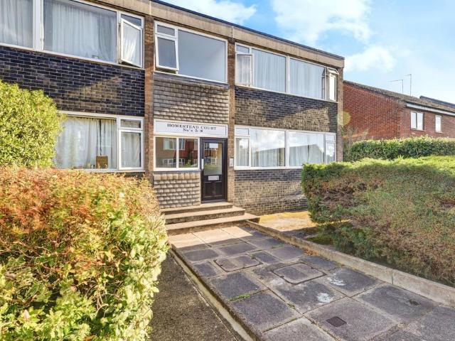 Flat for sale in Northampton, Northamptonshire