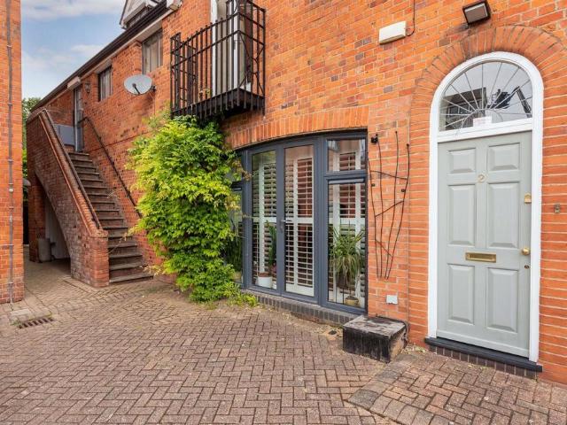 Flat for sale in Henley-on-Thames, Berrick Salome