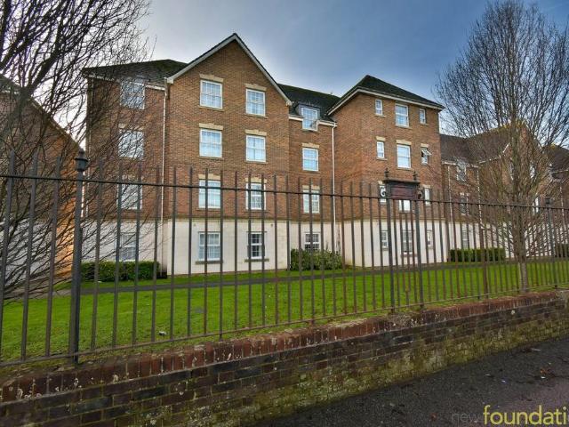 Flat for sale in Heathlands, East Sussex