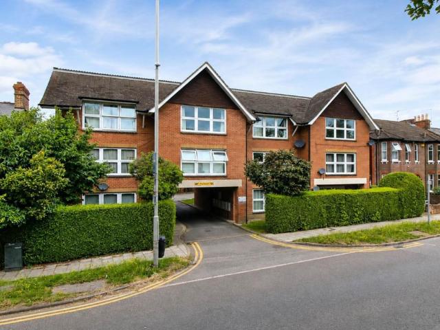 Flat for sale in Coppice, Aylesbury