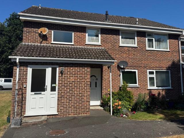 Flat for sale in Ringwood, Ashurst Bridge